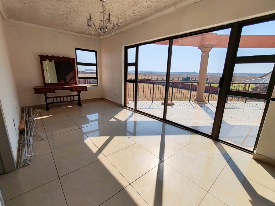 5 Bedroom Property for Sale in Grimbeeck Park North West